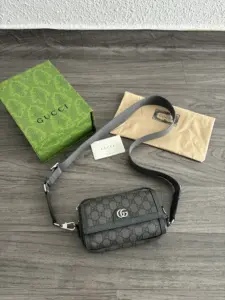 Gucci Sac Gris à Motif GG