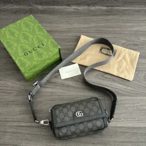 Gucci Sac Gris à Motif GG