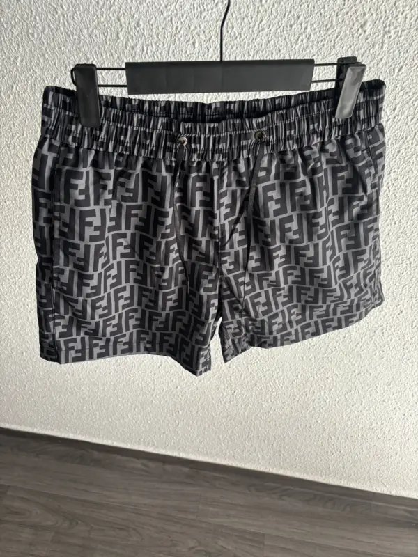 Fendi Short De Bain Noir et Gris