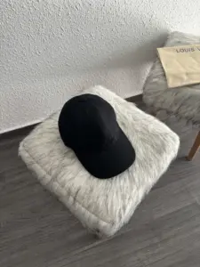 Lv Casquette Noire