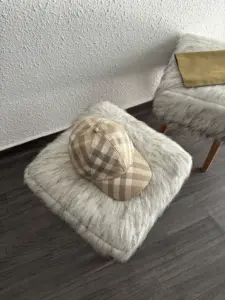 Burberry Casquette Beige