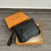 Lv Pochette Noire