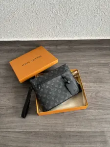 Lv Pochette avec Motifs