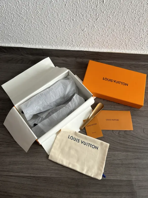 Louis Vuitton Mocassin Noir – Image 8