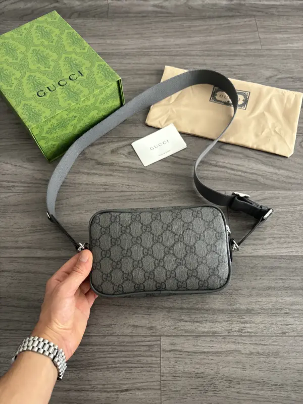 Gucci Sac Gris à Motif GG – Image 12