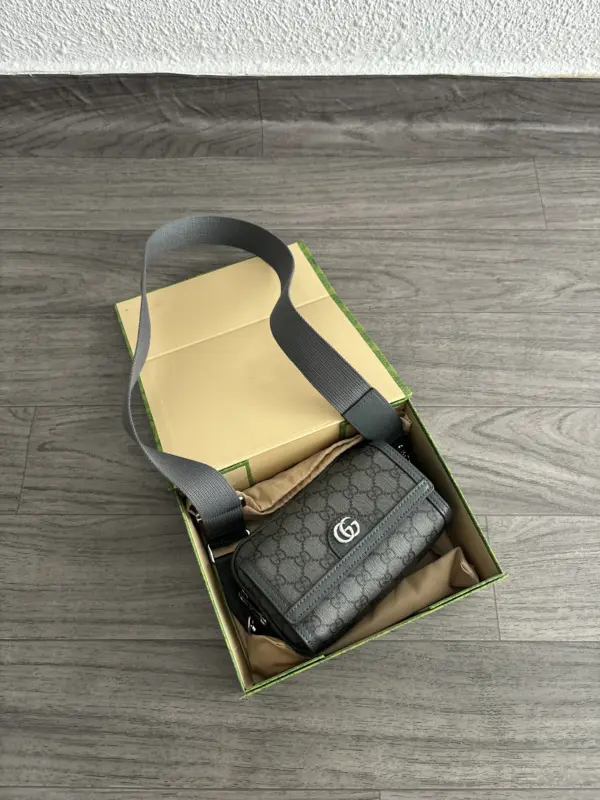 Gucci Sac Gris à Motif GG – Image 13
