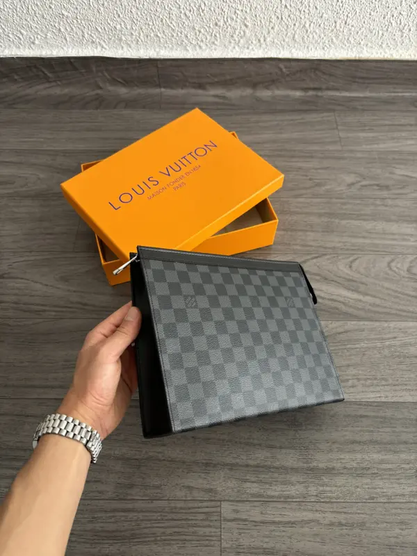 Louis Vuitton Pochette Damier – Image 2