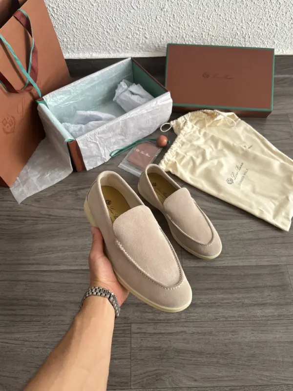 Loro Piana Beige – Image 2