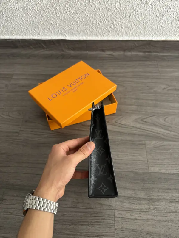 Louis Vuitton Pochette Gris – Image 3