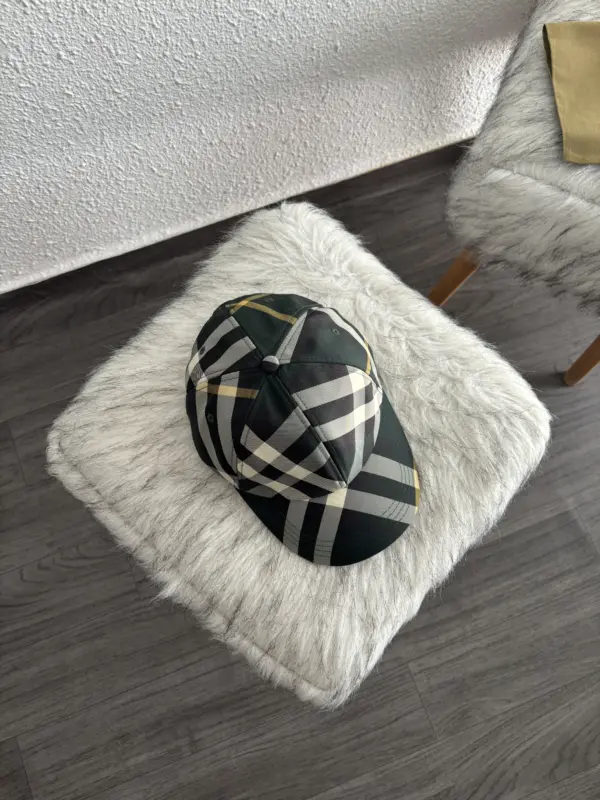 Burberry Casquette Vert – Image 3