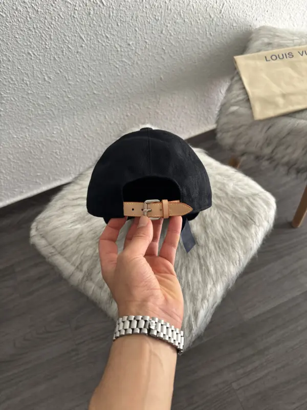 Lv Casquette Noire – Image 4