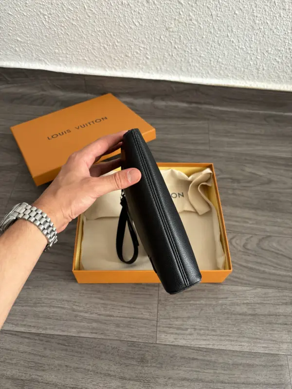 Lv Pochette Noire – Image 4