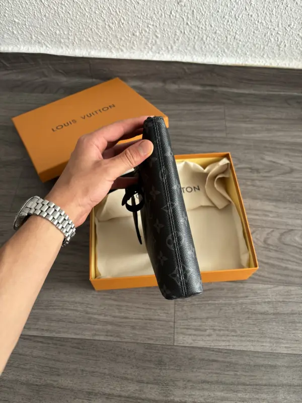 Lv Pochette avec Motifs – Image 4