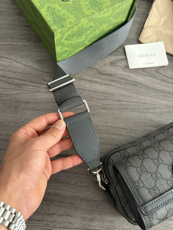Gucci Sac Gris à Motif GG – Image 5