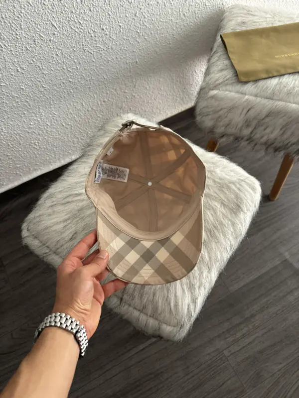 Burberry Casquette Beige – Image 5