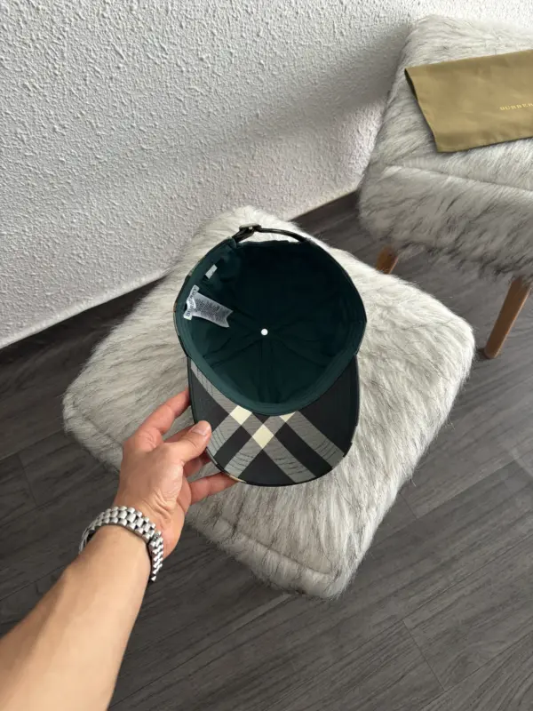 Burberry Casquette Vert – Image 5