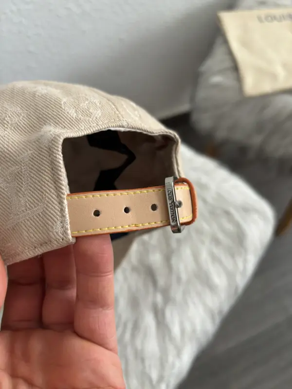 Lv Casquette Beige – Image 5