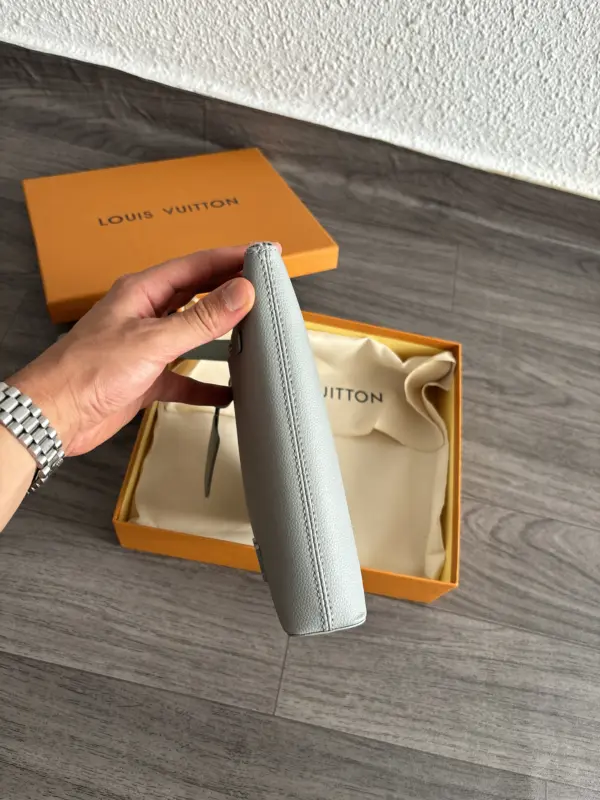 Lv Pochette Gris – Image 5