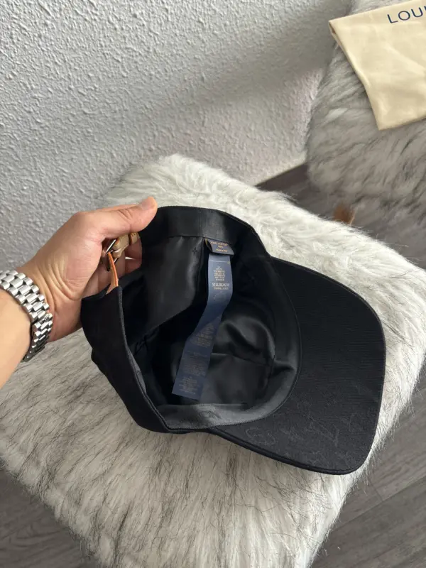 Lv Casquette Noire – Image 6
