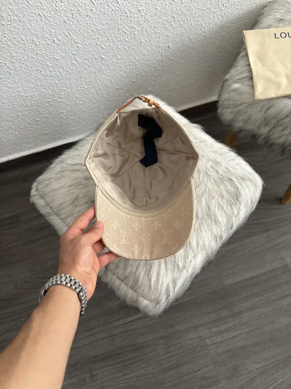 Lv Casquette Beige – Image 6