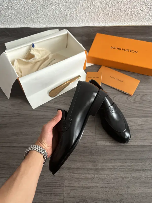 Louis Vuitton Mocassin Noir – Image 5