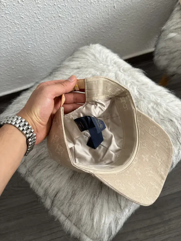 Lv Casquette Beige – Image 7