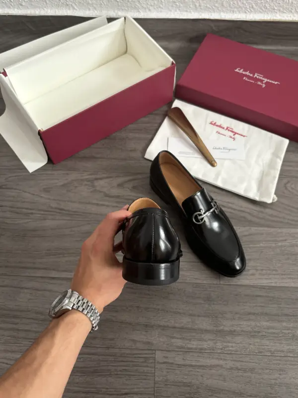 Salvatore Ferragamo Mocassin Noir – Image 6