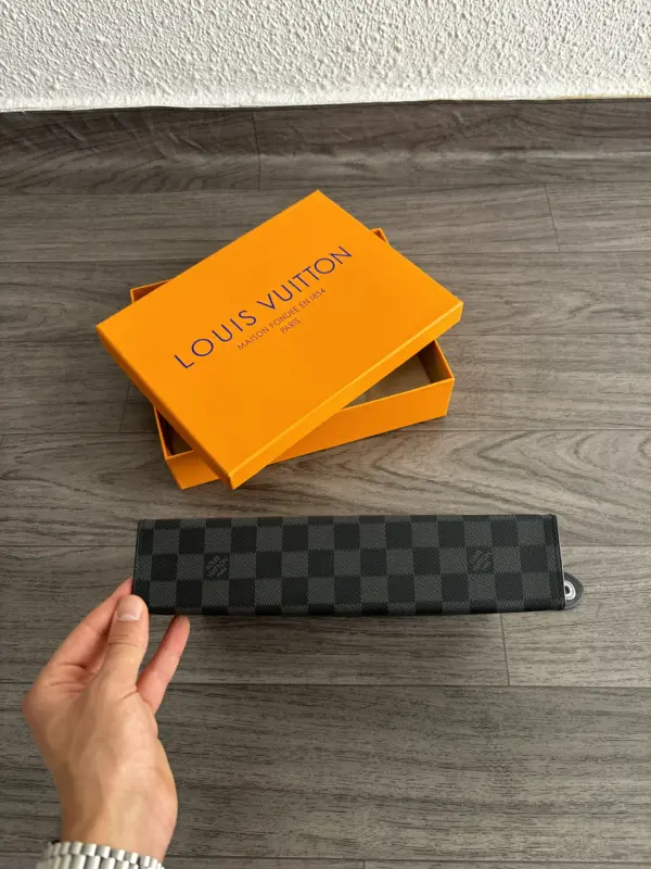 Louis Vuitton Pochette Damier – Image 7