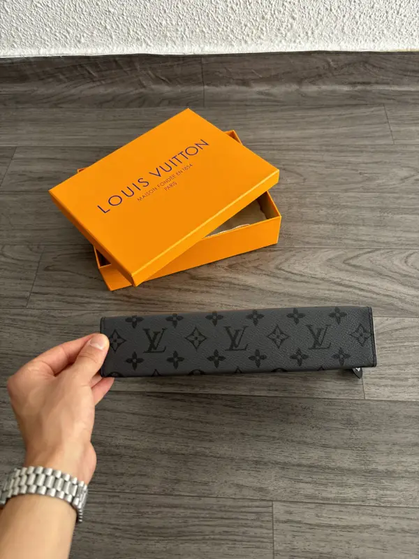 Louis Vuitton Pochette Gris – Image 8