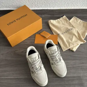 Lv Trainer Beige