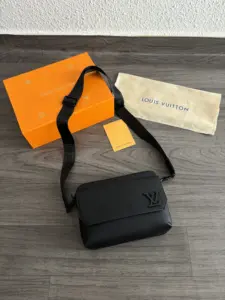 Lv Sacoche Noir