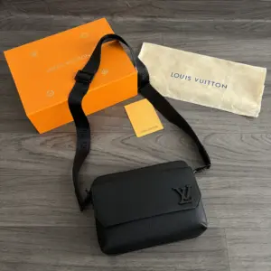 Lv Sacoche Noir