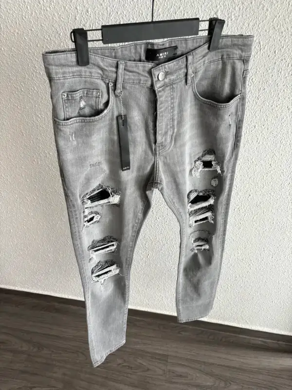 Amiri Jean Gris