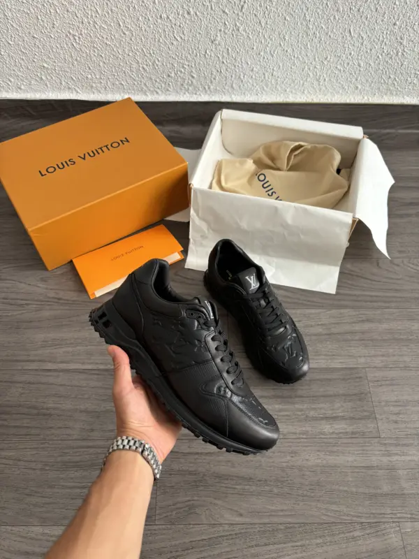 Lv Run Away – Image 2