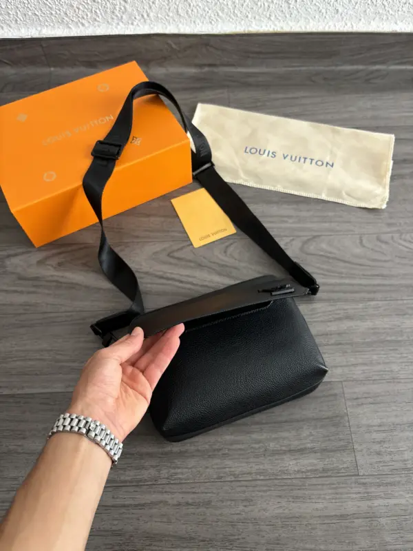 Lv Sacoche Noir – Image 2