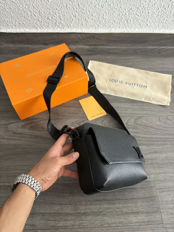 Lv Sacoche Noir – Image 3