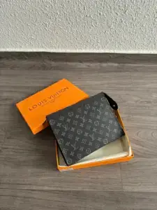 Lv Pochette Noir-Gris