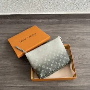 Lv Pochette Vert