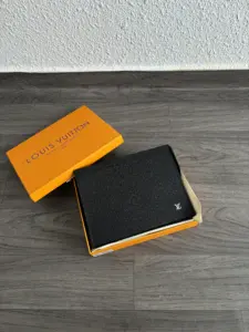 Lv Pochette Noire