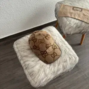 Gucci Casquette Dorée