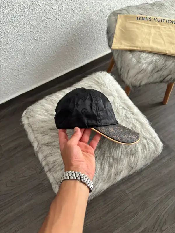 Lv Casquette Noir-Marron – Image 2
