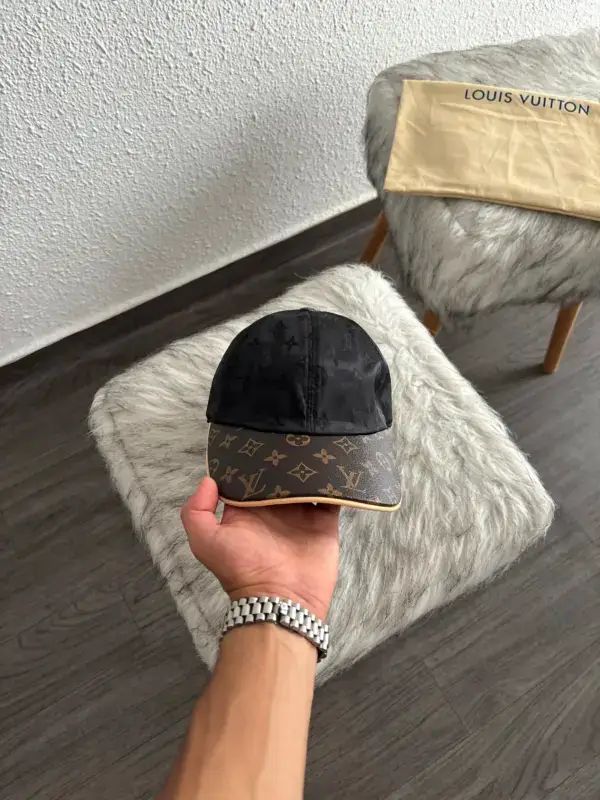 Lv Casquette Noir-Marron – Image 3