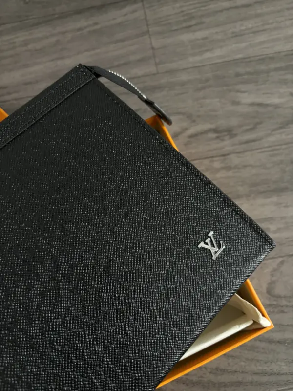 Lv Pochette Noire – Image 3