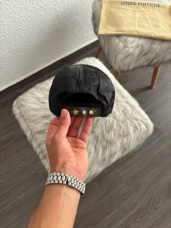 Lv Casquette Noir-Marron – Image 4