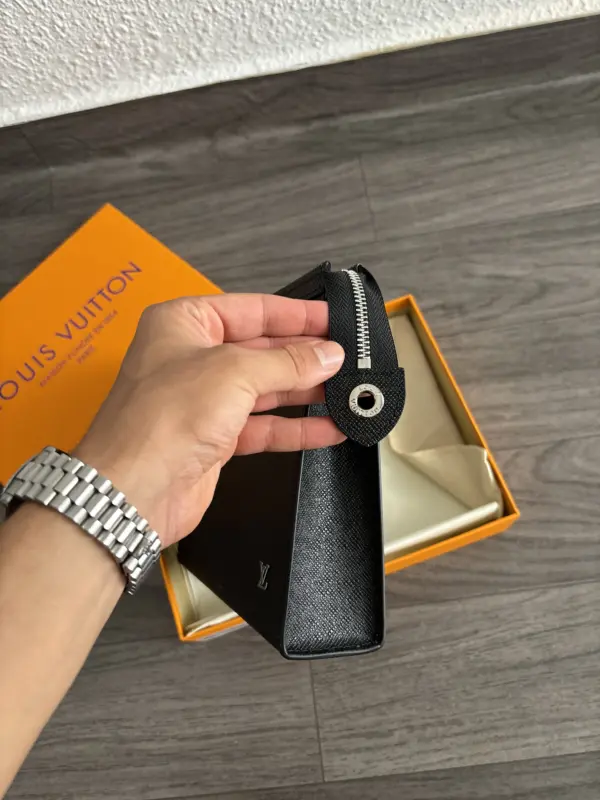 Lv Pochette Noire – Image 4