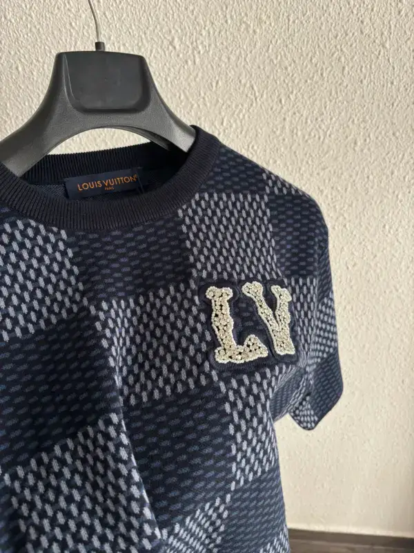 Lv T-shirt Blue – Image 3