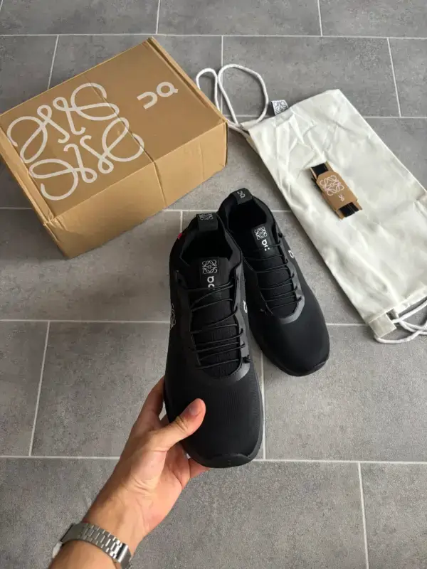 Loewe x On Sneakers Noir – Image 2