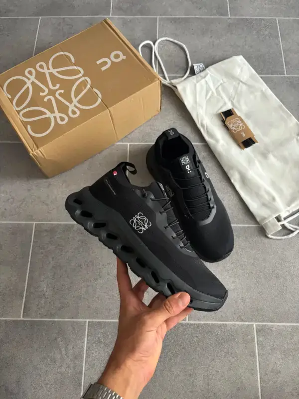 Loewe x On Sneakers Noir – Image 3
