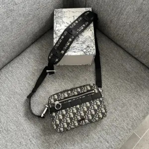 Dior Safari Messenger