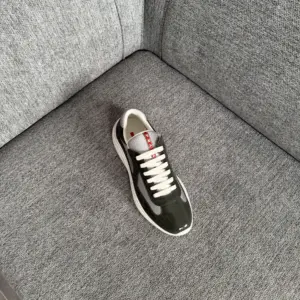 Prada America's Cup Gris